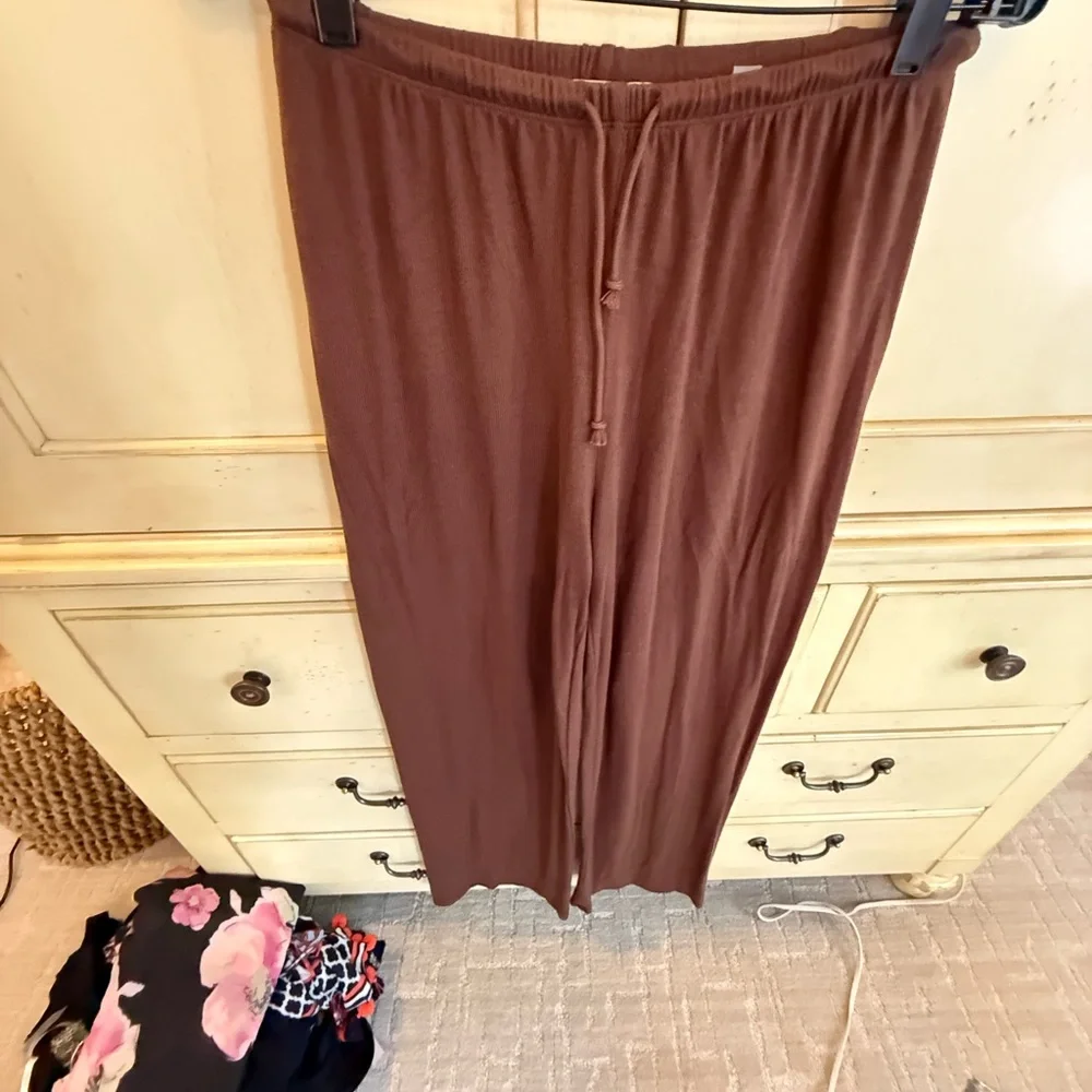 Elie Tahari Brown Ribbed Pajama Set - Picture 8 of 12